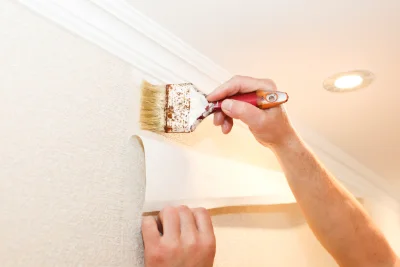 Pose de papier peint à Senarpont — revêtements muraux et toiles de verre